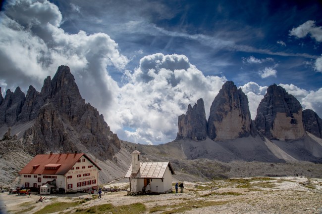 three-peaks-of-lavaredo-hut-1650161_1920